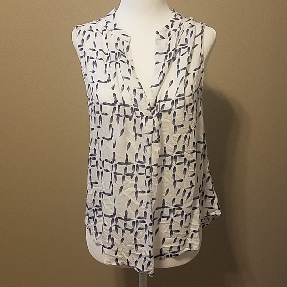 NWT White Split Neck Tank Blouse